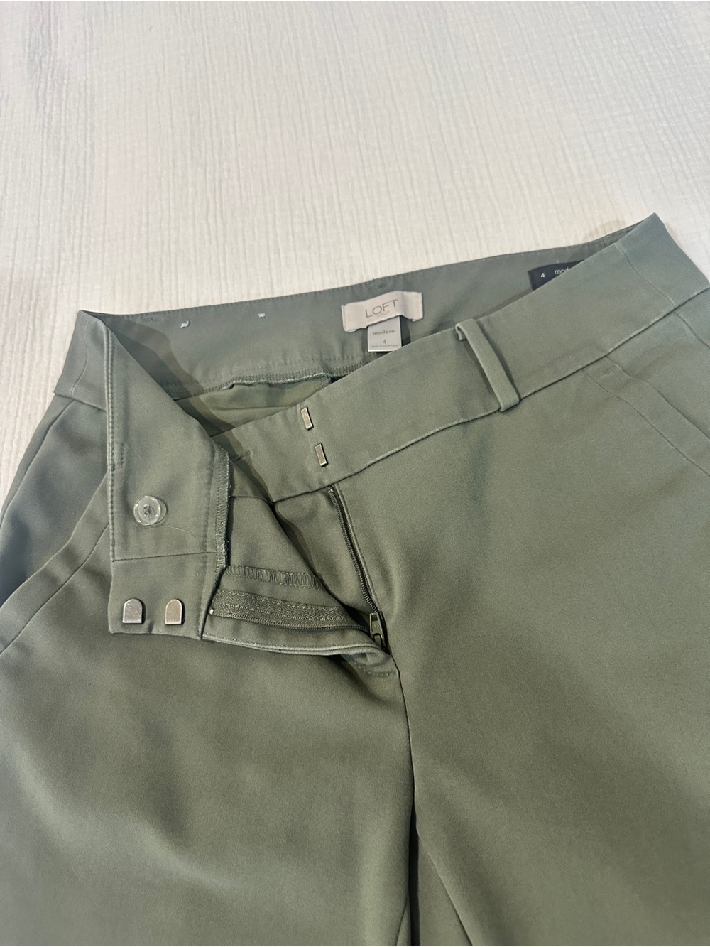 LOFT Women’s Olive Green Flat-Front Dress Trousers